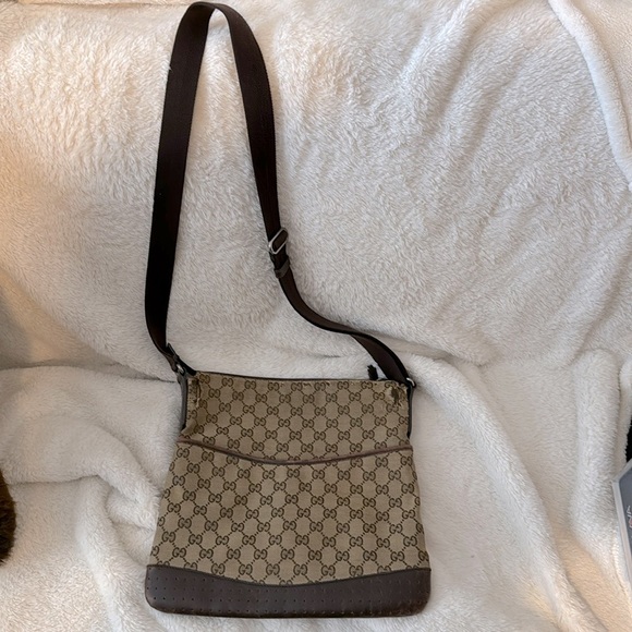 Gucci Handbags - Authentic Gucci Crossbody bag